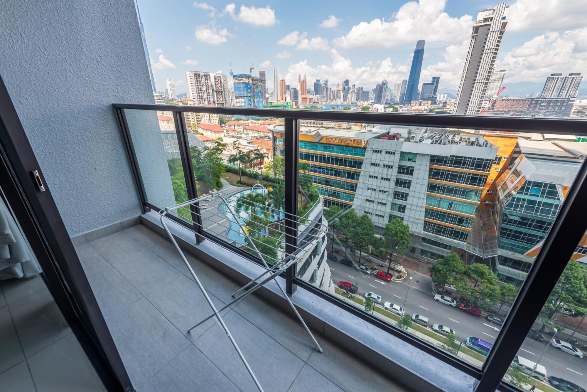 Tallest Concept 2 Theme Klcc Apartment